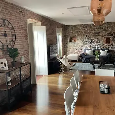 Rincon De Cimadevilla * Χιχόν